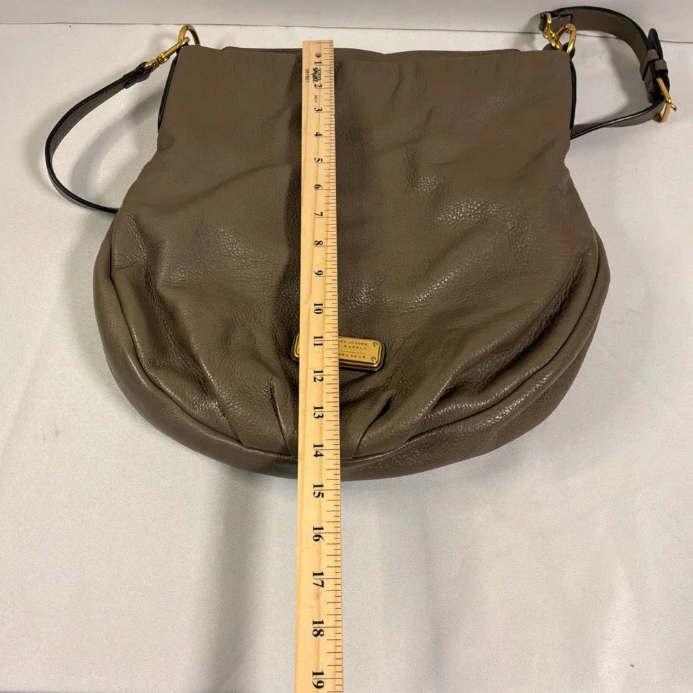 Marc By Marc Jacobs Hillier Hobo Bag Large Taupe Leather Crossbody Handbag
